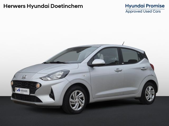 Hyundai i10 1.0 i- Comfort Handgeschakeld / Airco / Stuur-, en Stoelverwarming / Cruise control / Parkeersensoren achter / Elektrische ramen voor / DAB radio / Dealer onderhouden /