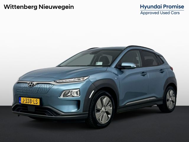 Hyundai Kona EV Fashion 64 kWh | Stoelverwarming | Parkeersensoren achter | Soh 96% | Navigatie |