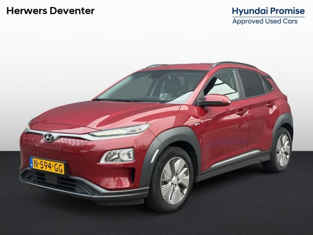 Hyundai Kona EV Fashion Design 64 kWh / Eerste Eigenaar / Dealer Onderhouden / Trekhaak / SOH 100% / Head-Up Display / Adaptive Cruise / Stoel Verwarming / Achteruitrij Camera / Keyless /