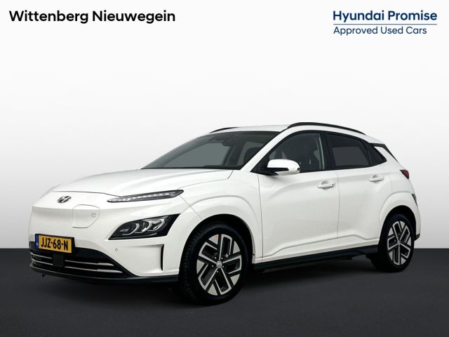 Hyundai Kona EV Fashion 64 kWh | Parkeersensoren voor en achter | Navigatie en Apple Carplay/Andoid Auto | Soh 97,5% |