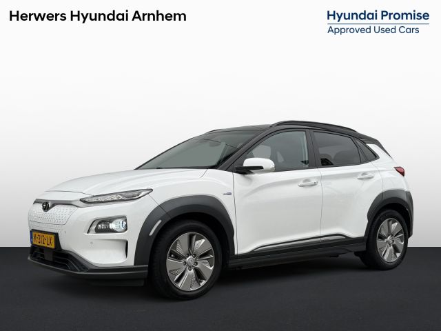 Hyundai Kona EV Premium 64 kWh / NL Auto / Zwart Leder / Stoelverkoeling / Stoelverwarming Voor + Achter / Stuurverwarming / KRELL Audio /