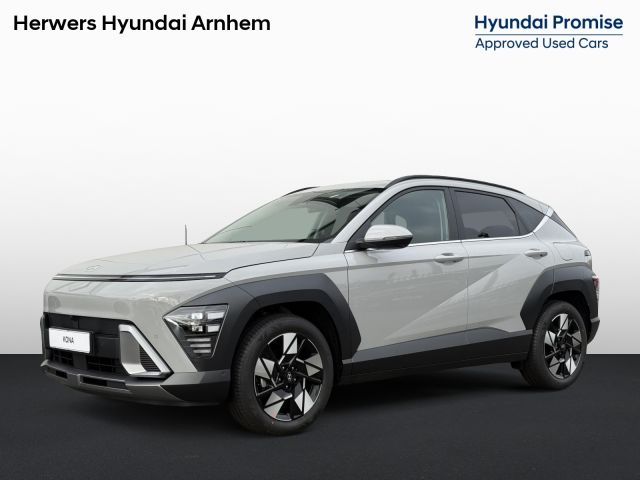 Hyundai Kona 1.6 GDI HEV Premium / Demo Deal / MY 26 / Zwart Leder / Stoelverkoeling / Stoelverwarming Voor + Achter / Stuurverwarming / 360 Camera / BOSE Audio /