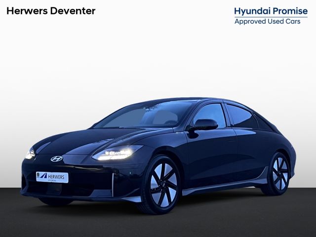 Hyundai IONIQ 6 Connect 77.4 kWh Automaat / Batterijgarantie 8 jaar / Accu SoH 100% / Trekgewicht 1.500 kg / CCS snelladen / WLTP bereik 545 km /  Stoelventilatie / Stuur-, stoel- en achterbankverwarming / Navigatie /