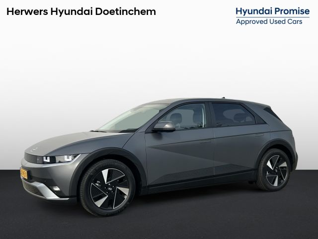 Hyundai IONIQ 5 Connect 84 kWh / Cruise Control Adaptief / Climate Control / Stoel en Stuurwiel verwarming voorzijde / Navigatie /