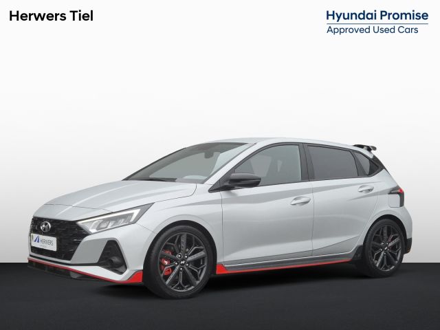 Hyundai i20 1.6 N 204pk Handgeschakeld / Fabrieksgarantie tot 04-2028 / Dealer onderhouden / Achteruitrijcamera / Apple Carplay Android Auto / Cruise control / Parkeersensoren achter / Lichtmetalen wielen 18“ /