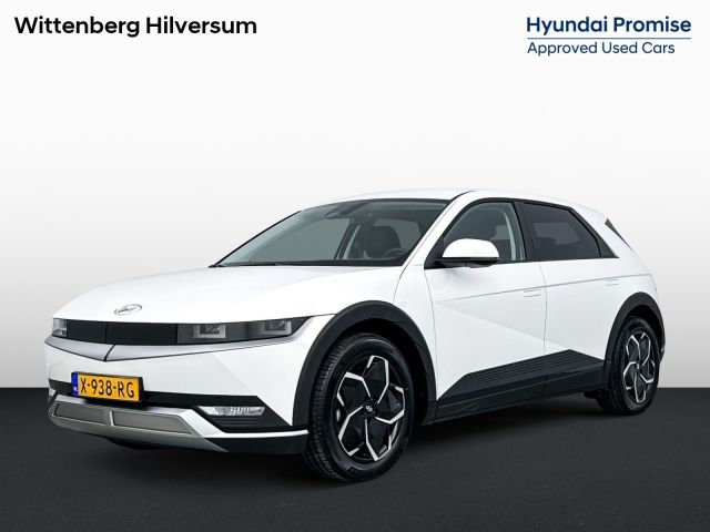 Hyundai IONIQ 5 CONNECT+ 58 kWh | LEDER | SOH 98.4% | NAVI | CAMERA | ELEKTR. STOELEN | APPLE CARPLAY & ANDROID | WARMTEPOMP | STOEL & STUURVERWARMING | FABRIEKSGARANTIE GELDIG T/M 1-2029! |