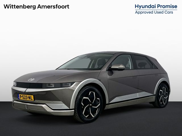 Hyundai IONIQ 5 Connect 58 kWh | SoH 97% | Stoel + stuurverwarming | Trekhaak | All Season | El. bed. achterklep | Navigatie | Camera |