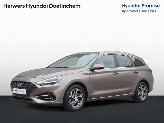 Hyundai i30 Wagon 1.0 T-GDi MHEV Comfort Smart Handgeschakeld / Fabrieksgarantie tot 01-2029 / Dealer onderhouden / Stuur en Stoel verwarming / Achteruitrijcamera / Cruise control / Apple Carplay Android Auto / Climate control /