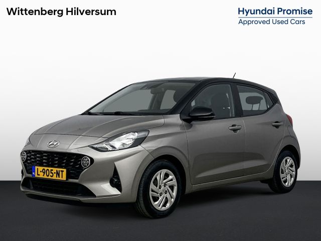 Hyundai i10 1.0 COMFORT | TWO TONE | NAVI via APPLE CAR PLAY & ANDROID AUTO | AIRCO | CRUISE | BLUETOOTH | ELEKTRISCHE RAMEN | CENTRALE DEURVERGRENDELING OP AFSTANDBED. |