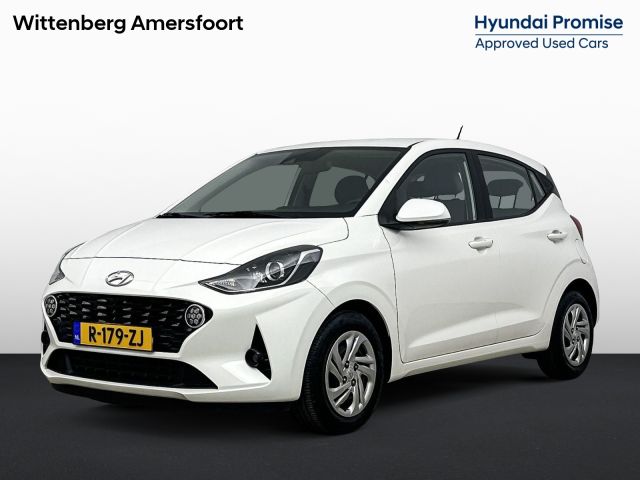 Hyundai i10 1.0 Premium | Unieke km-stand! | Navigatie | Camera | Climate control | Parkeersensoren |