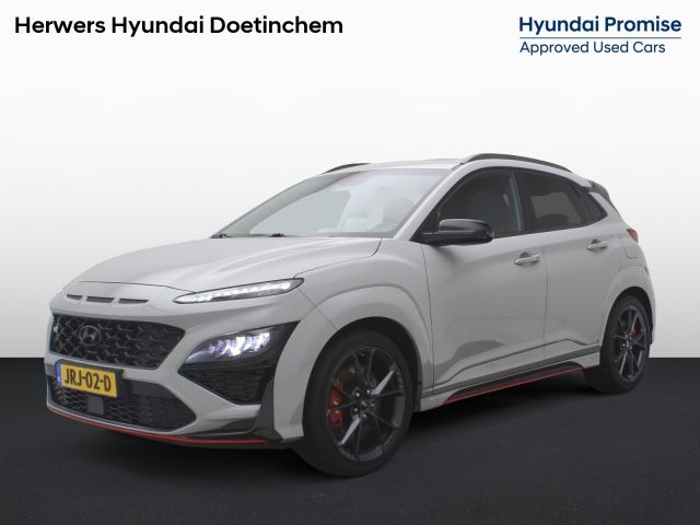 Hyundai Kona 2.0 T-GDI N Performance 280pk DCT8 / Cyber Grey / Fabrieksgarantie tot 04/2027 / Trekhaak / Schuifdak / Dealer Onderhouden / Limited Slip Diff / Adaptieve Cruise / Adaptieve Onderstel / Stoel & Stuurwielverwarming / Elektr. Stoelen / Stoelventilatie / Navigatie / Camera / Dodehoek Detectie /