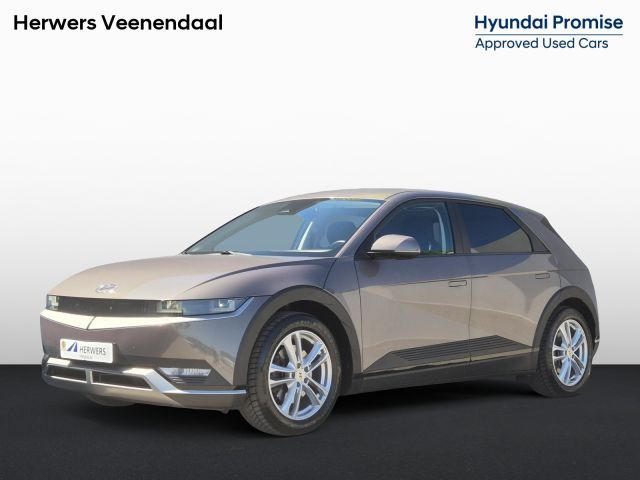Hyundai IONIQ 5 Style 58 kWh / SOH 100% / Dealer onderhouden / 8 jaar Batterijgarantie / Fabrieksgarantie tot 02-2027 / CCS snellader / WLTP bereik 384 km bereik stad 587 km / Achteruitrijcamera / Stuur- & Stoelverwarming / Adaptief cruise control / Apple Carplay Android Auto / Keyless Entry/Start /