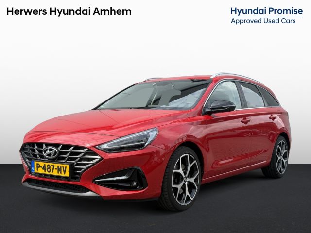 Hyundai i30 Wagon 1.5 T-GDi MHEV Premium / 18" N velgen / Trekhaak afneembaar 1410 kg / Vol leder / Stoelverwarming en verkoeling  / Stuurwiel verwarming / Navigatie / Full LED / Elektrische stoelverstelling / Achteruitrijcamera /