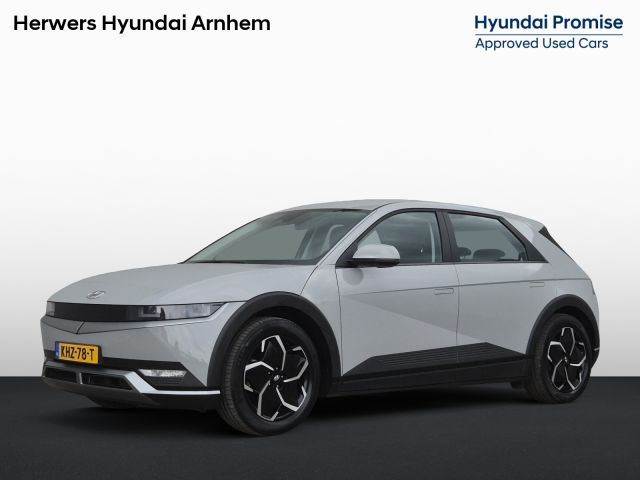 Hyundai IONIQ 5 Connect 58 kWh / SOH 100% / Fabrieksgarantie tot 02-2027 / Dealer onderhouden / Trekhaak Afneembaar / WLTP 384 km stad 587 km / CCS snelladen / Warmtepomp / Stuur- & Stoelverwarming / Achteruitrijcamera / Adaptief cruise control / Keyless Entry/Start /