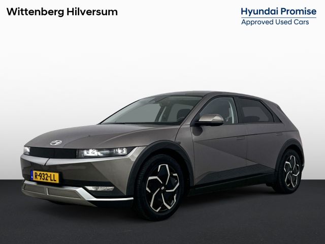 Hyundai IONIQ 5 STYLE 58 kWh | SoH 98 % | TREKHAAK | NAVI | APPLE CARPLAY & ANDROID AUTO | ALL SEASONS | CAMERA | CLIMA | CRUISE ADAPT. | 19'' LM VELGEN | PRIVACY GLASS | FABRIEKSGARANTIE GELDIG T/M 10-2027! |