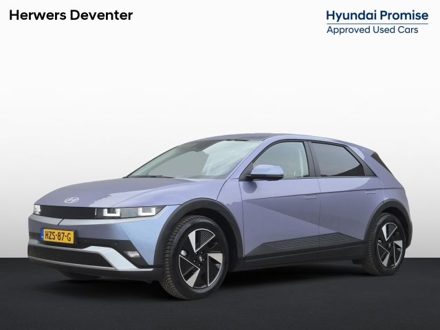 Hyundai IONIQ 5 Connect Limited 84 kWh / 1e Eigenaar / Fabrieksgarantie tot 08-2030 / SOH 100% / All season banden / Trekgewicht 1600 kg / CCS snellader / Elektrische achterklep / Stuur- & Stoelverwarming / Adaptief cruise control / Warmtepomp / Achteruitrijcamera /