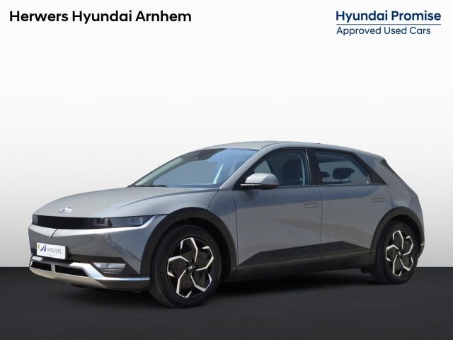 Hyundai IONIQ 5 Style 77.4 kWh / SOH 97,7% / Fabrieksgarantie tot 04-2028 / Dealer onderhouden / Trekgewicht 1600 kg / Warmtepomp / CCS snelladen / Stuur- & Stoelverwarming / Adaptief cruise control / Keyless Entry/Start / Apple Carplay Android Auto /