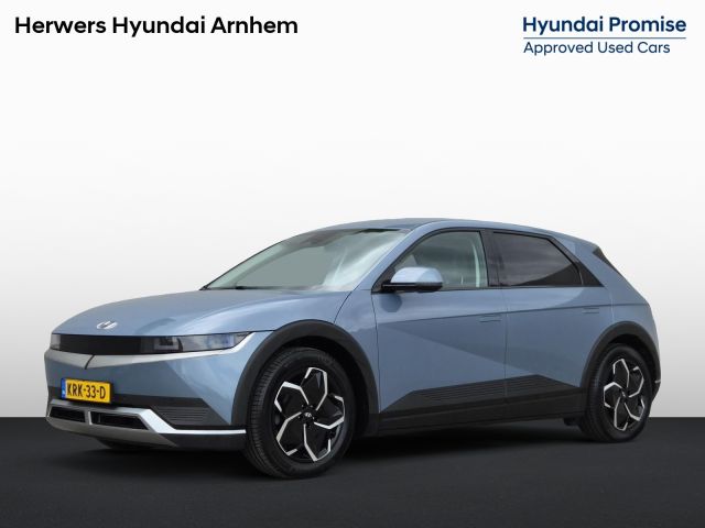 Hyundai IONIQ 5 Connect 77.4 kWh / SOH 100% / Fabrieksgarantie tot 03-2028 / Dealer onderhouden / CCS snelladen / Warmtepomp / Trekgewicht 1600 kg / WLTP bereik 507 km bereik stad 507 km / Stuur- Stoel & Achterbank verwarming / Achteruitrijcamera / Elektrische achterklep / Apple Carplay Android Auto /