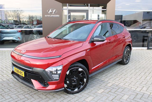 Hyundai Kona Electric N Line 65.4 kWh | Suede / leder bekleding | 360 camera | Elektrische voorstoelen met geheugenfunctie | Parkeersensoren voor en achter |