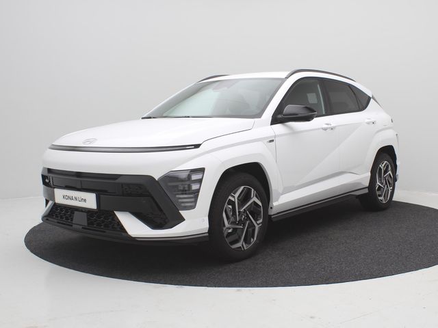 Hyundai Kona 1.6 GDI HEV N Line / €2500,- Voordeel / Rijklaarprijs / Modeljaar 2026 / Navigatie / Apple & Android auto / Stuurverwarming / Stoelverwarming Voor + Achter /