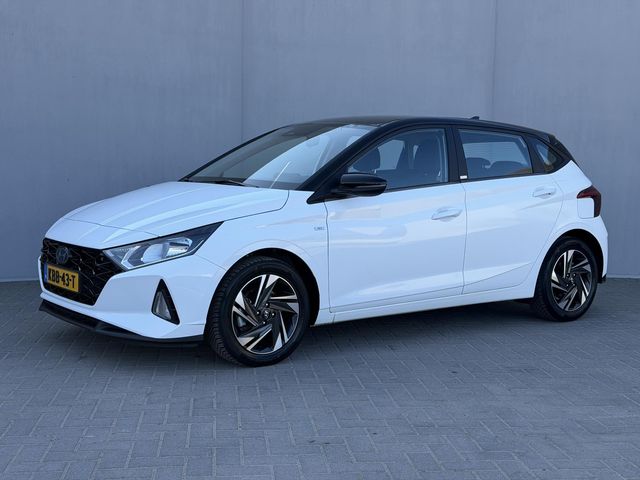 Hyundai i20 1.0 T-GDI Comfort Smart / Dealer onderhouden / BOSE / Navigatie / Apple Carplay & Android Auto / Camera / Stoel Verwarming / Stuurwiel Verwarming / 16” LM & All Season banden / DAB /