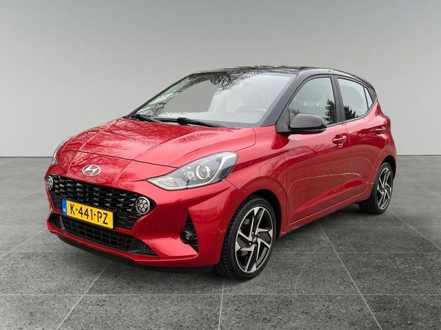 Hyundai i10 5-deurs Premium 1.0 MPI 67pk | DAKKLEUR ZWART | CLIMA | NAVI | APPLE CARPLAY / ANDROID AUTO | 16'' BICOLOR LM-VELGEN | CAMERA |