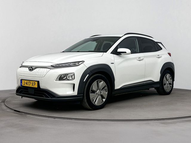 Hyundai Kona EV Fashion 64 kWh | Soh 96.5% | Navigatie | Camera | Cruise | Airco | Dodehoek detectie |