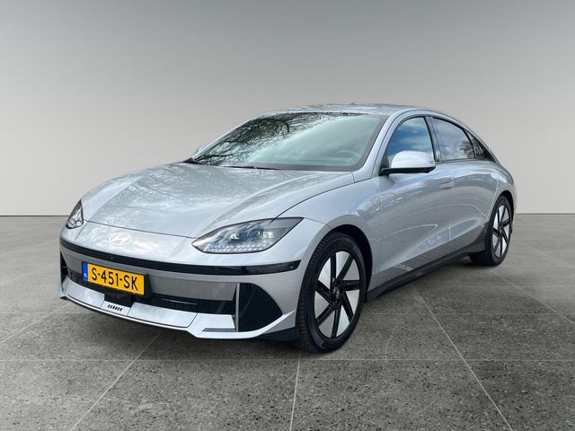 Hyundai IONIQ 6 Lounge 77.4kWh 228pk | LEDER | 800VOLT ULTRA SNELLADEN | ELEK. VERSTELBARE STOELEN | MEMORY FUNCTIE | 360° CAMERA | APPLE CARPLAY / ANDROID AUTO | ADAPTIVE CRUISE | STOEL + STUURVERW. |