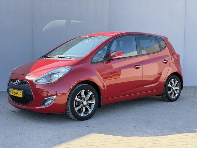 Hyundai ix20 1.6i Go! / Navigatie / Achteruitrij Camera / Origineel Nederlandse auto / Parkeersensoren / Airco / NAP / Elektr. Ramen / Centrale Deur Vergrendeling / Metallic Lak /