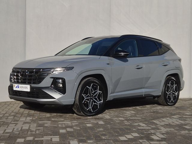 Hyundai Tucson 1.6 T-GDI PHEV N Line 4WD Automaat / Accu SOH 100% / Dealer onderhouden / Fabrieksgarantie tot 01-2027 / Trekhaak afneembaar / EAER bereik 62 km bereik stad 74 km / Trekgewicht 1350 kg / Elektrische achterklep / Stuur- Stoel & Achterbankverwarming / Rondomzicht camera / Apple Carplay Android Auto /