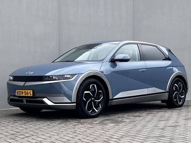 Hyundai IONIQ 5 Lounge 77.4 kWh / SOH 100% / 8 jaar Batterij garantie /  Dealer onderhouden / Fabrieksgarantie tot 01-2028 / HUD / Warmtepomp / WLTP 507km / CCS snel laden / Camera 360° / Leder / Elektr. stoelen & klep /