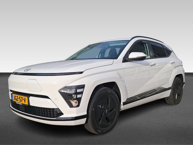 Hyundai Kona Electric Long Range Pure Edition 64.8 kWh Stoel en stuurverwarming | dodehoekdetectie | Apple Carplay/Android Auto