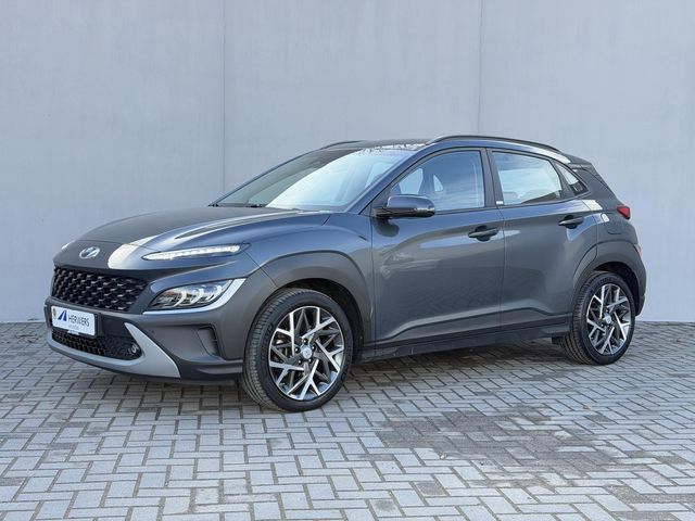 Hyundai Kona 1.6 GDI HEV Fashion Automaat / Dealer Onderhouden / Navigatie / Camera / Adaptieve Cruise / Stoel Verwarming / Stuurwiel Verwarming / DAB / Keyless / Krell Audio / 18'' LM Velgen /
