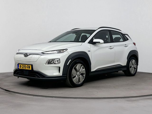 Hyundai Kona EV Comfort 64 kWh | Soh 95.6% | Clima | Camera | Adaptive Cruise | Android auto & Apple Carplay |