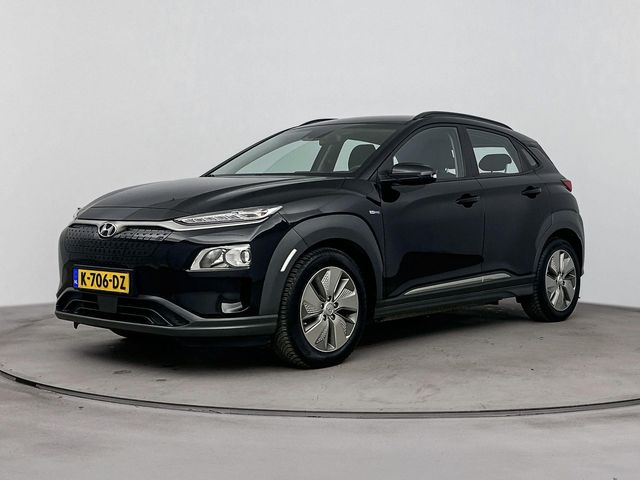 Hyundai Kona EV Comfort 64 kWh | Soh 95.5% | Warmtepomp! | Camera | Adaptive Cruise | Clima | Android auto & Apple Carplay |