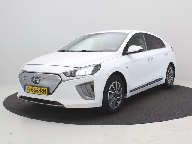 Hyundai IONIQ Comfort EV 38 kWh / SoH 100% / Navigatie / 1ste Eigenaar / Dealer onderhouden / Adaptieve Cruise Control / LMV / Airco Climat Control / NL Auto / Trekhaak /