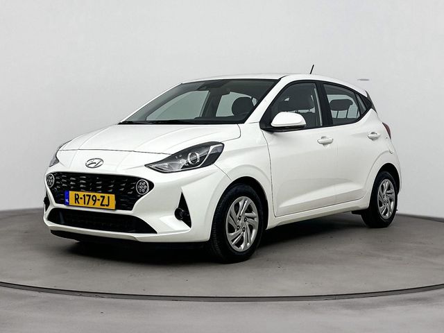 Hyundai i10 1.0 Premium | Unieke km-stand! | Navigatie | Camera | Climate control | Parkeersensoren |