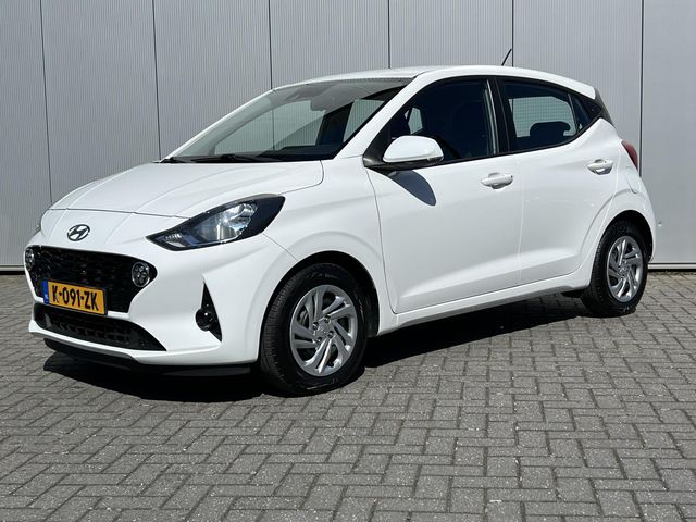 Hyundai i10 1.0 Comfort Smart / Origineel Nederlands / 1e Eigenaar / Dealer Onderhouden / Navigatie / Apple CarPlay & Android Auto / Airco / Achteruitrijcamera / Cruise Control /