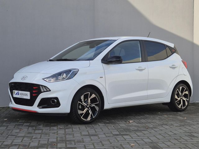 Hyundai i10 1.0 T-GDI N Line 5-zits Handgeschakeld / Fabrieksgarantie tot 11-2028 / Allseason banden / Dealer onderhouden / Stuur-, en Stoel verwarming / Cruise control / Achteruitrijcamera / Apple Carplay Android Auto / Climate control /
