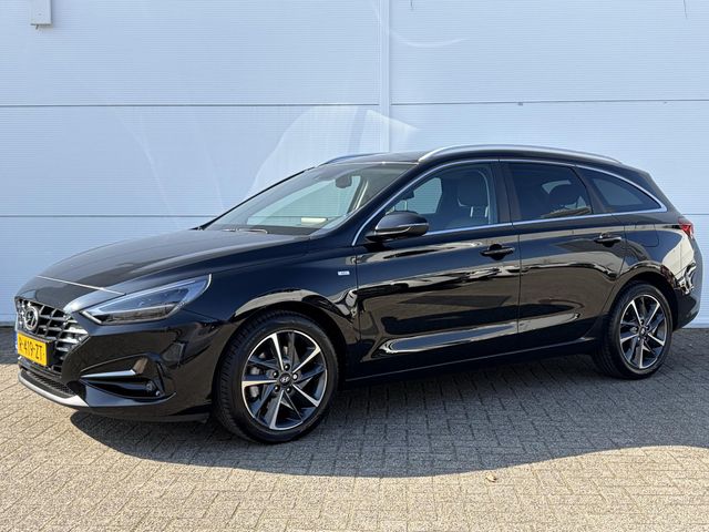 Hyundai i30 Wagon 1.5 T-GDi MHEV Premium / Stoelverwarming en Stoelverkoeling / Apple Carplay/Android Auto / Cruise control /