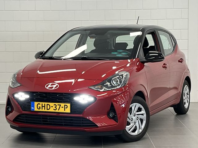 Hyundai i10 1.0 Premium DIGITALE COCKPIT | NAVIGATIE | PARKEERCAMERA | TWO TONE | ZEER COMPLETE AUTO!